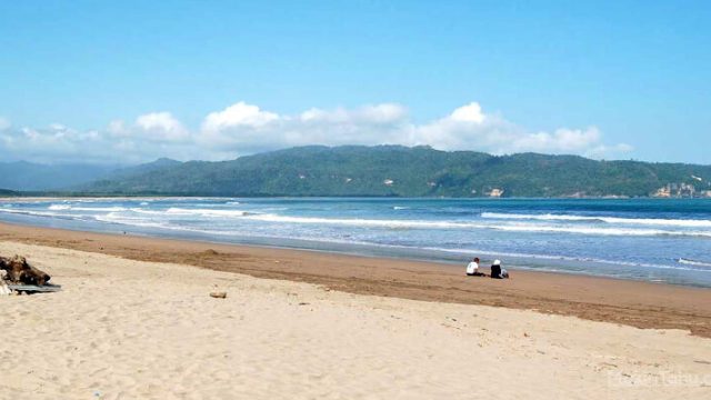 Pantai-Pantai Di Pacitan Yang Indah - Pantai Teleng Ria