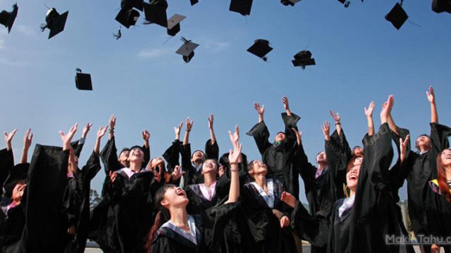 Ucapan Selamat Wisuda Untuk Sahabat MakinTahu