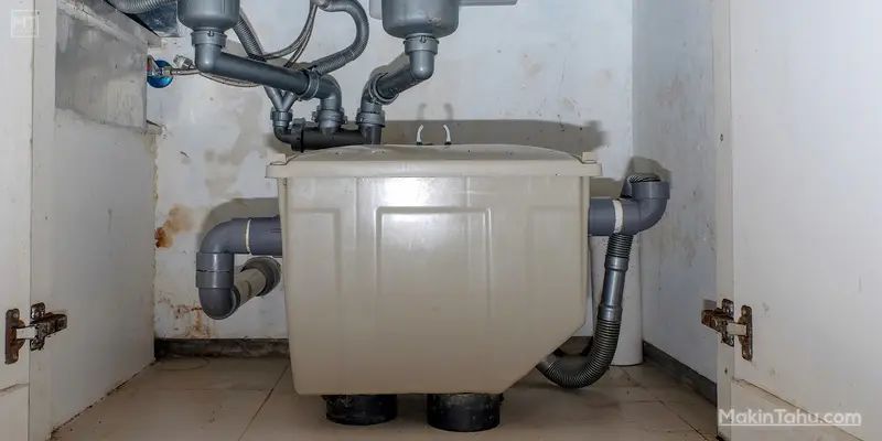 Cara Membersihkan Grease Trap